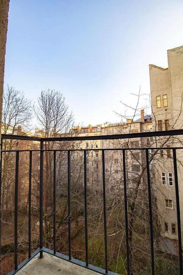 Small Paris Budapest Appartamento